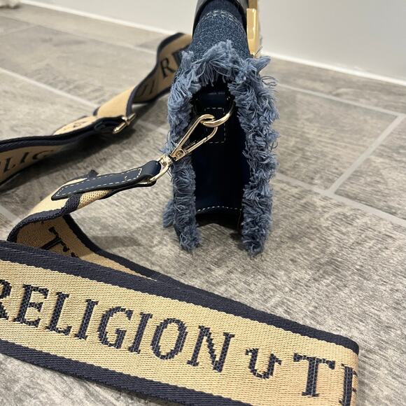 True Religion: Women's Y2K Frayed Denim Crossbody Adjustable Shoulder Bag - Picture 5 of 13